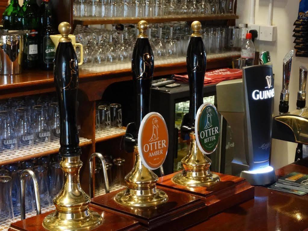 Oakford The Red Lion Hotel מראה חיצוני תמונה