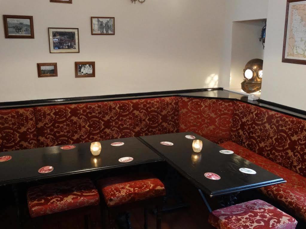 Oakford The Red Lion Hotel מראה חיצוני תמונה
