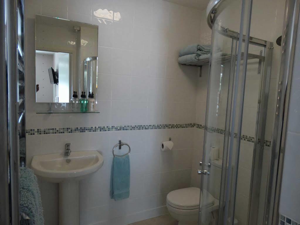 Oakford The Red Lion Hotel מראה חיצוני תמונה