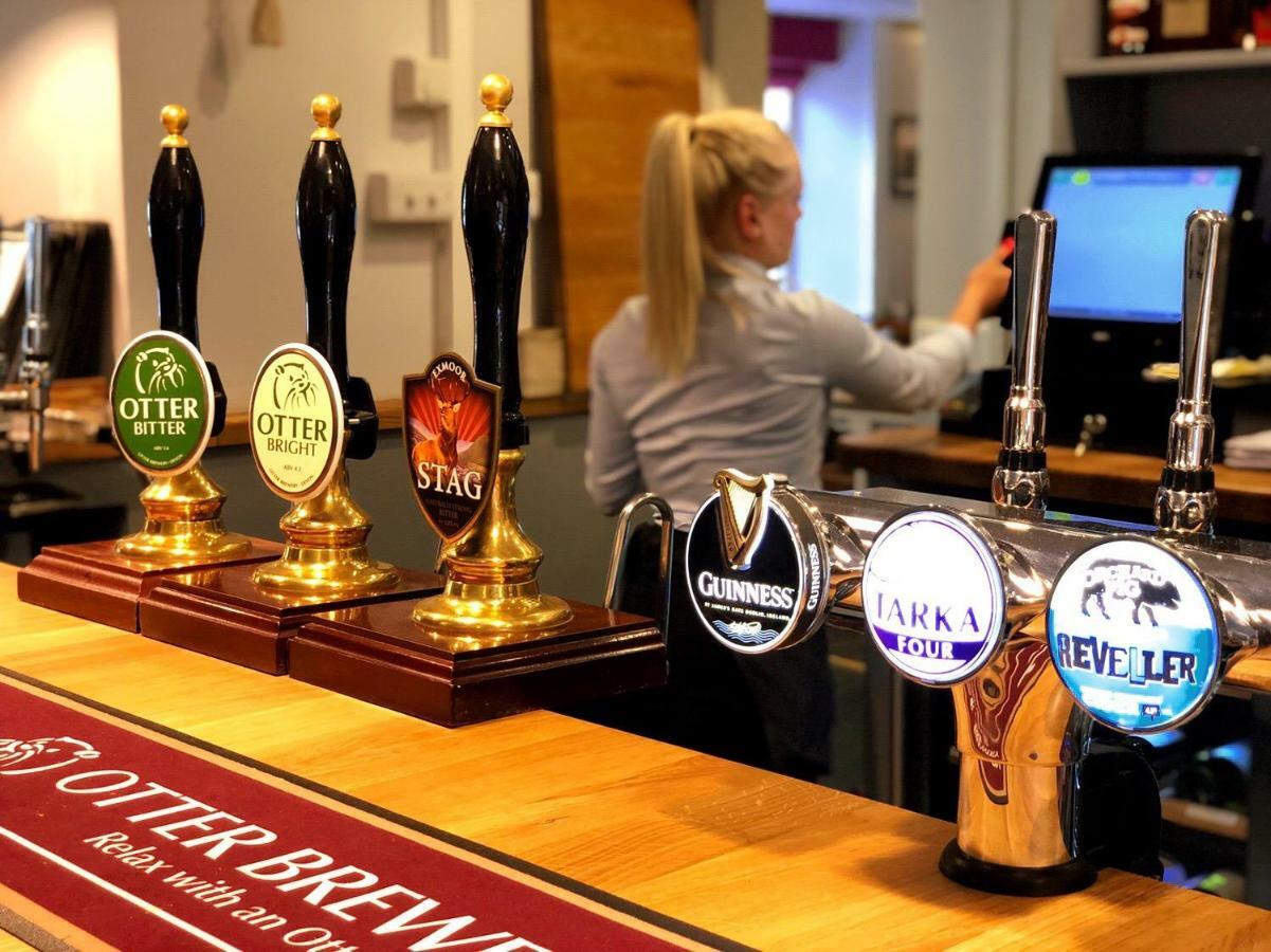 Oakford The Red Lion Hotel מראה חיצוני תמונה